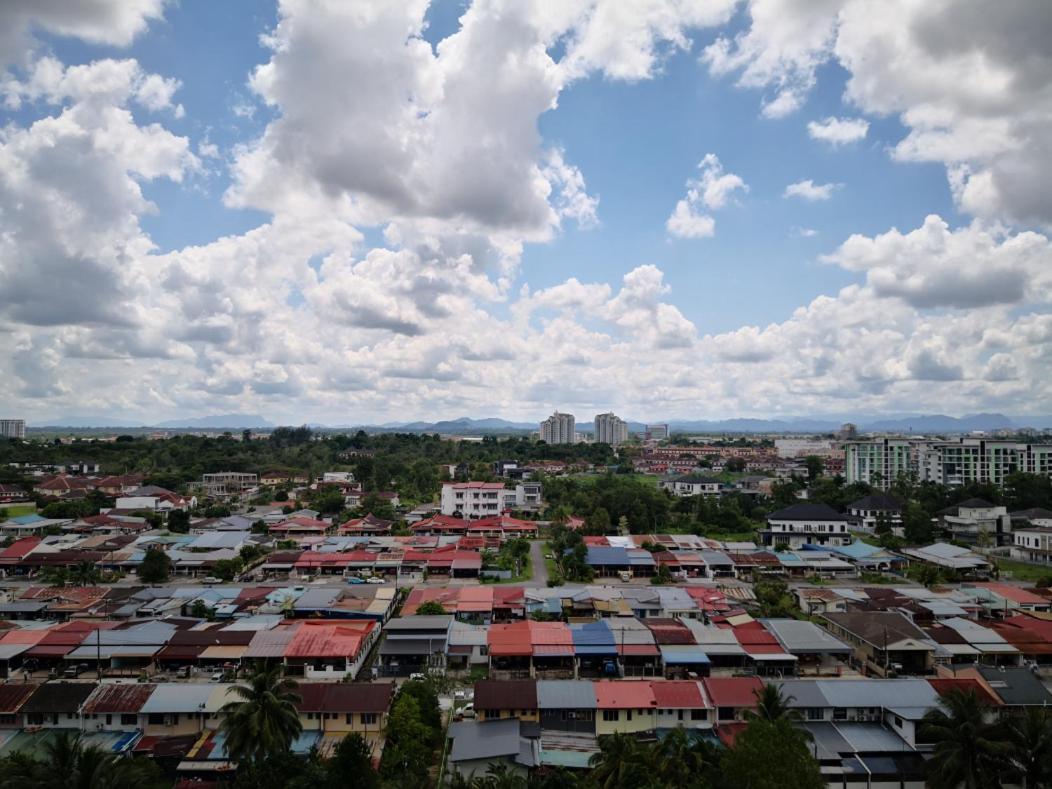 Jeff And Ricky Homestay Vivacity Megamall Kuching Exterior foto